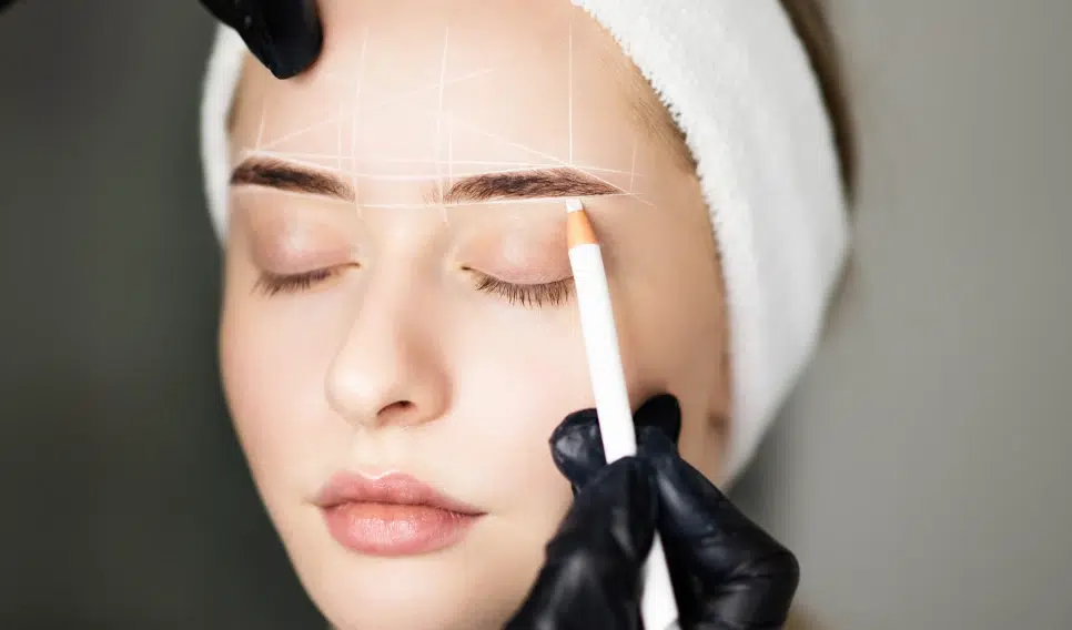 Formation Beauté : Épilation au fil & mapping sourcils